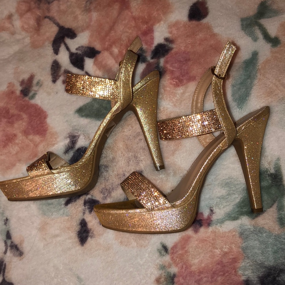 Beautiful pink sparkly heels